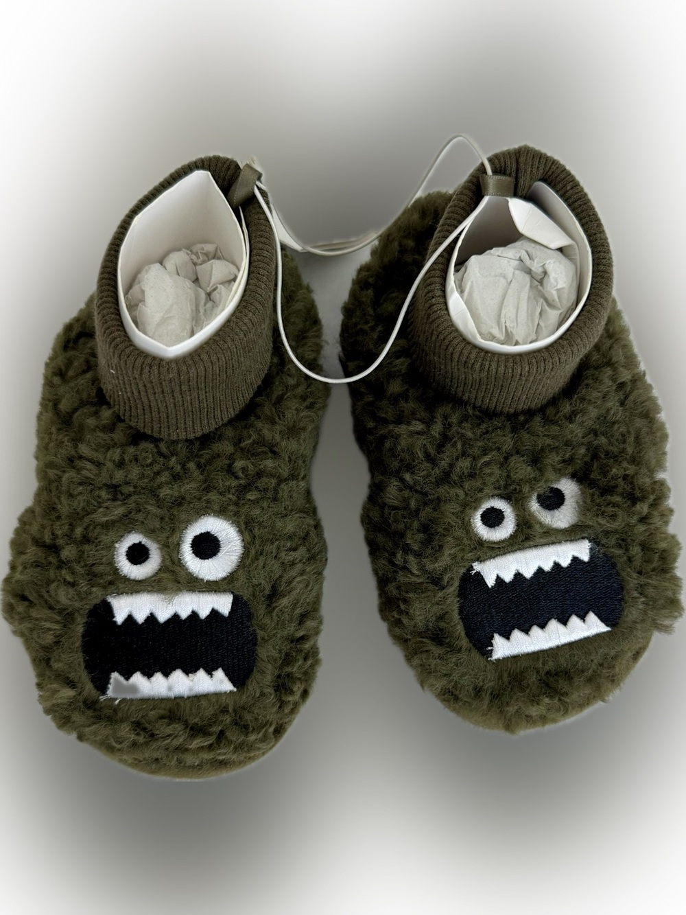 Zara- MONSTER HOUSE SLIPPERS Kids Fuzzy Monster Slippers - Olive Green
